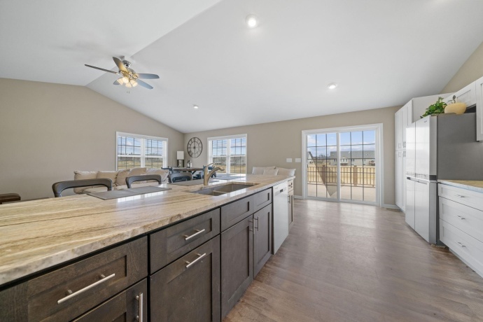 732 Keller, DIXON, Illinois 61021, 2 Bedrooms Bedrooms, ,2 BathroomsBathrooms,Condominium,For Sale,Keller,202600963