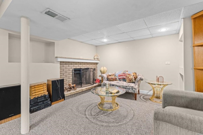 1504 MULFORD, ROCKFORD, Illinois 61108, 3 Bedrooms Bedrooms, ,2 BathroomsBathrooms,House,For Sale,MULFORD,202600971