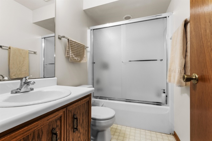 1872 Trainer, ROCKFORD, Illinois 61108, 3 Bedrooms Bedrooms, ,2 BathroomsBathrooms,House,For Sale,Trainer,202600791