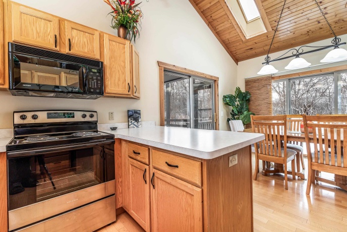 8 Garnet, GALENA, Illinois 61036, 3 Bedrooms Bedrooms, ,3 BathroomsBathrooms,House,For Sale,Garnet,202600973