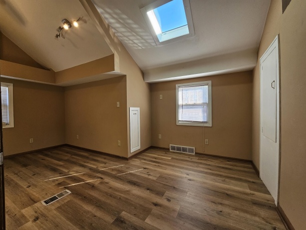 115 Fairview, ROCKFORD, Illinois 61108, 2 Bedrooms Bedrooms, ,1 BathroomBathrooms,House,For Sale,Fairview,202600974