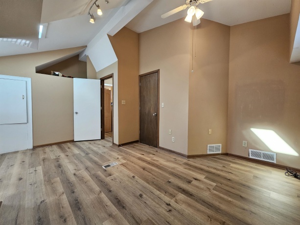 115 Fairview, ROCKFORD, Illinois 61108, 2 Bedrooms Bedrooms, ,1 BathroomBathrooms,House,For Sale,Fairview,202600974