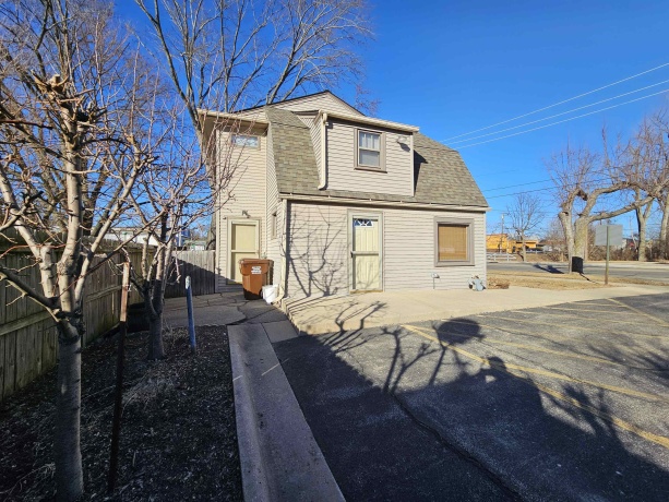 115 Fairview, ROCKFORD, Illinois 61108, 2 Bedrooms Bedrooms, ,1 BathroomBathrooms,House,For Sale,Fairview,202600974