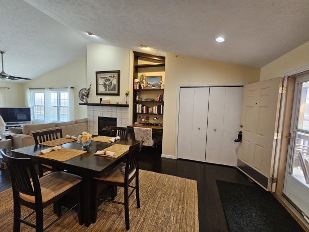 7270 Alpine Road #6, LOVES PARK, Illinois 61111, 2 Bedrooms Bedrooms, ,1 BathroomBathrooms,Condominium,For Sale,Alpine Road #6,202600979