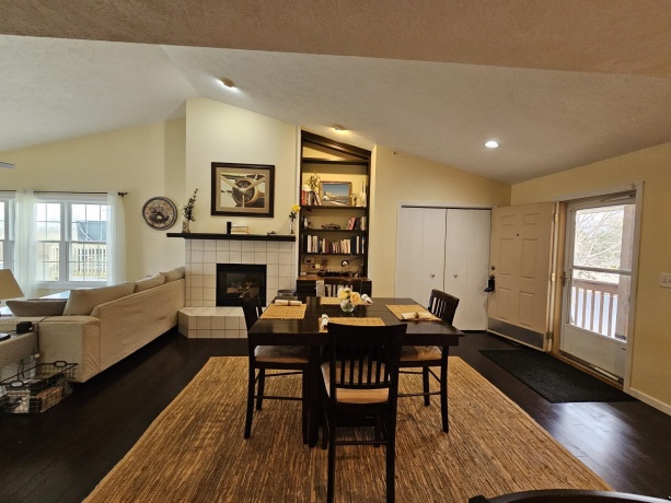 7270 Alpine Road #6, LOVES PARK, Illinois 61111, 2 Bedrooms Bedrooms, ,1 BathroomBathrooms,Condominium,For Sale,Alpine Road #6,202600979