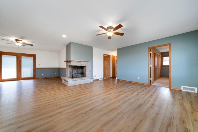 11179 Beloit, BELVIDERE, Illinois 61008, 3 Bedrooms Bedrooms, ,2 BathroomsBathrooms,House,For Sale,Beloit,202600994