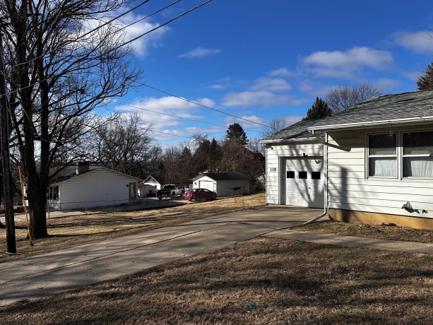 1718 Cedar, FREEPORT, Illinois 61032, 2 Bedrooms Bedrooms, ,1 BathroomBathrooms,House,For Sale,Cedar,202600998