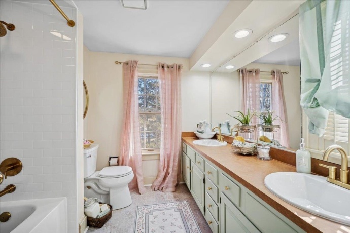 10562 Town Hall, BELVIDERE, Illinois 61008, 3 Bedrooms Bedrooms, ,2 BathroomsBathrooms,House,For Sale,Town Hall,202600796