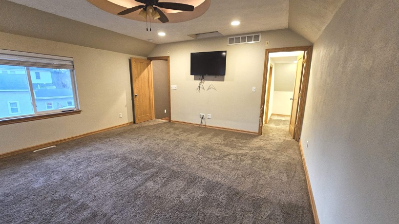 8098 Hartlein, SHIRLAND, Illinois 61079, 3 Bedrooms Bedrooms, ,2 BathroomsBathrooms,House,For Sale,Hartlein,202601004