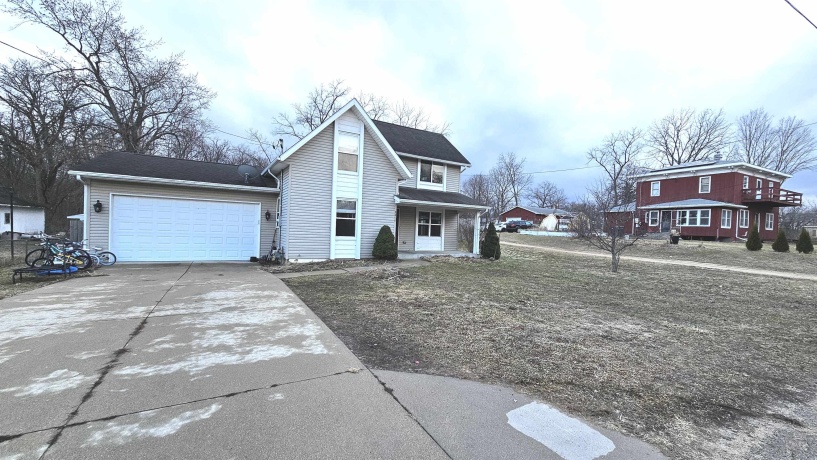 8098 Hartlein, SHIRLAND, Illinois 61079, 3 Bedrooms Bedrooms, ,2 BathroomsBathrooms,House,For Sale,Hartlein,202601004