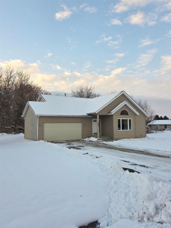 205 Gables, POPLAR GROVE, Illinois 61065, 3 Bedrooms Bedrooms, ,2 BathroomsBathrooms,House,For Sale,Gables,202507454