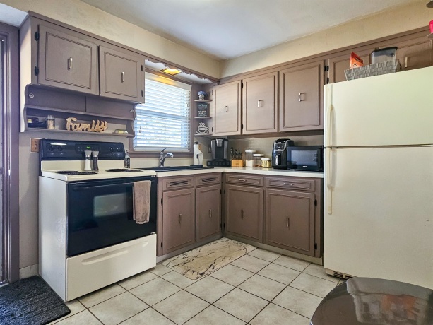 1111 LUTHER AVE, ROCKFORD, Illinois 61107, 3 Bedrooms Bedrooms, ,1 BathroomBathrooms,House,For Sale,LUTHER AVE,202601014