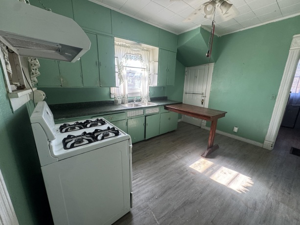 201 Hinkley, ROCKFORD, Illinois 61101, 3 Bedrooms Bedrooms, ,1 BathroomBathrooms,House,For Sale,Hinkley,202601015