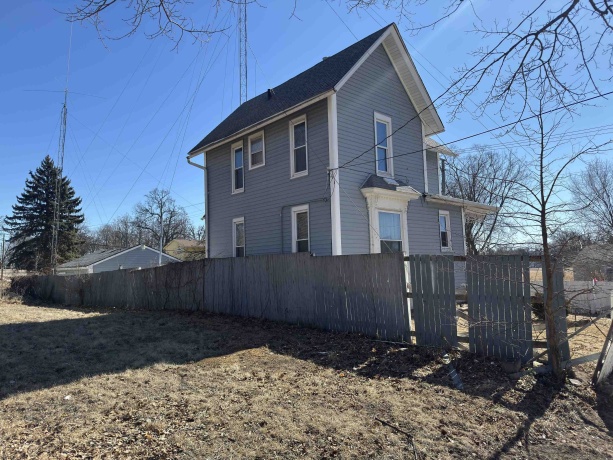 201 Hinkley, ROCKFORD, Illinois 61101, 3 Bedrooms Bedrooms, ,1 BathroomBathrooms,House,For Sale,Hinkley,202601015