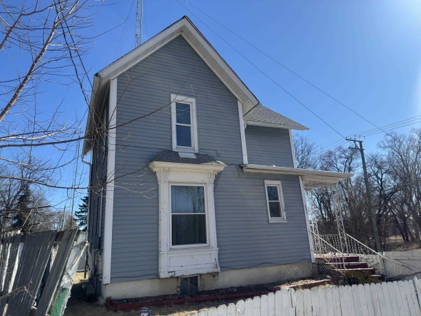 201 Hinkley, ROCKFORD, Illinois 61101, 3 Bedrooms Bedrooms, ,1 BathroomBathrooms,House,For Sale,Hinkley,202601015