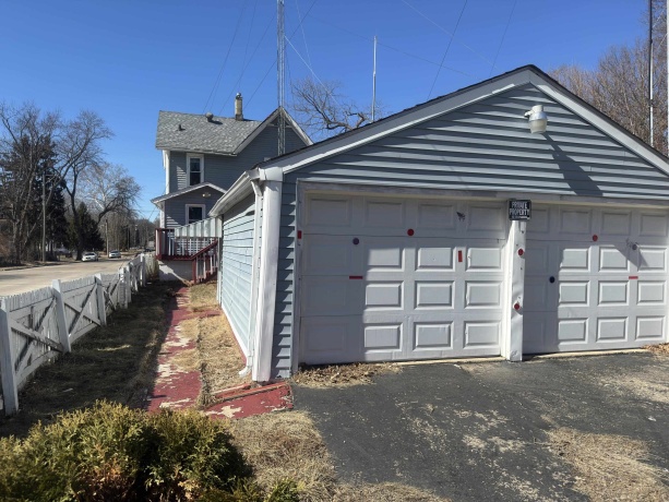 201 Hinkley, ROCKFORD, Illinois 61101, 3 Bedrooms Bedrooms, ,1 BathroomBathrooms,House,For Sale,Hinkley,202601015