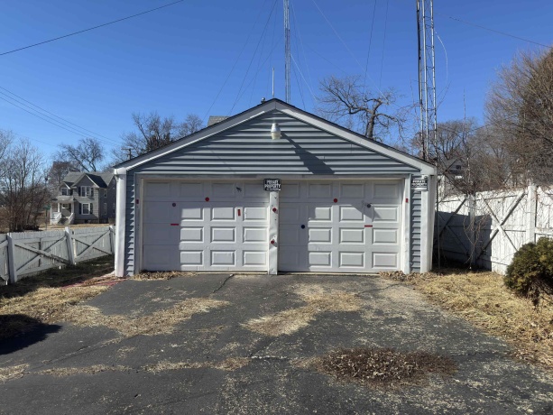 201 Hinkley, ROCKFORD, Illinois 61101, 3 Bedrooms Bedrooms, ,1 BathroomBathrooms,House,For Sale,Hinkley,202601015