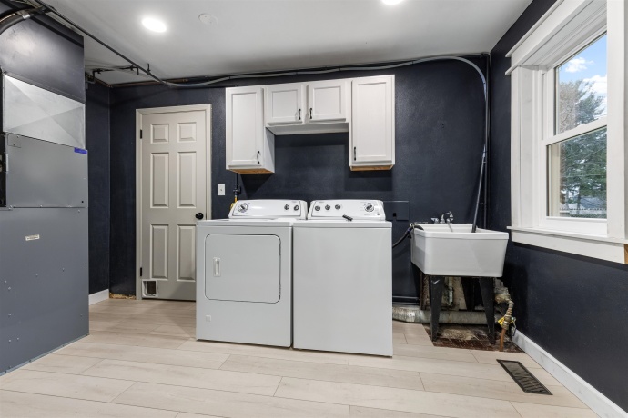 732 James, ROCKFORD, Illinois 61107, 2 Bedrooms Bedrooms, ,1 BathroomBathrooms,House,For Sale,James,202600851