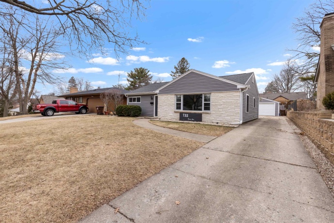 732 James, ROCKFORD, Illinois 61107, 2 Bedrooms Bedrooms, ,1 BathroomBathrooms,House,For Sale,James,202600851