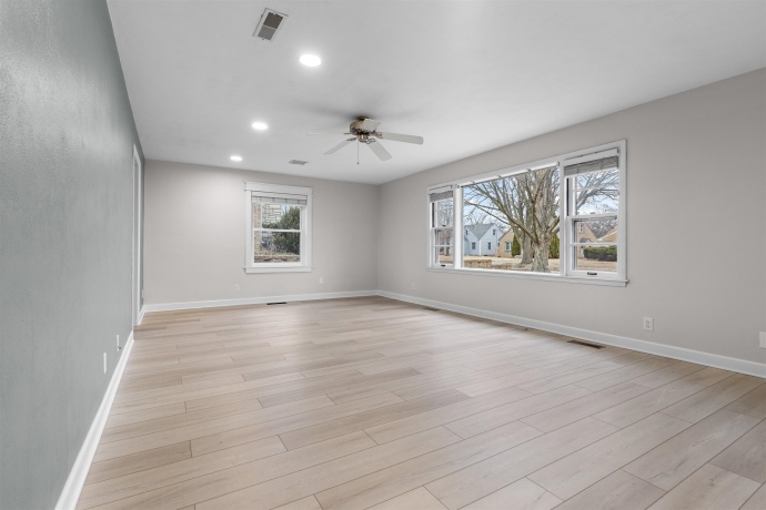 732 James, ROCKFORD, Illinois 61107, 2 Bedrooms Bedrooms, ,1 BathroomBathrooms,House,For Sale,James,202600851