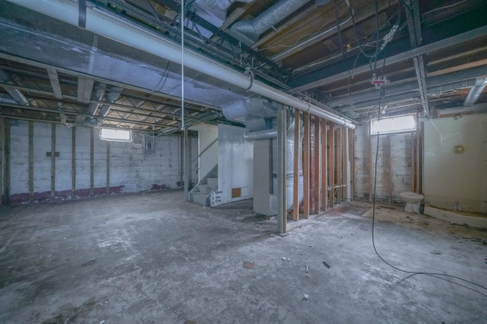 631 Haish, DEKALB, Illinois 60115, 2 Bedrooms Bedrooms, ,1 BathroomBathrooms,House,For Sale,Haish,202601020