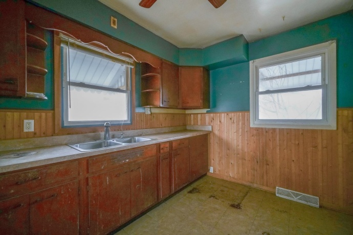 631 Haish, DEKALB, Illinois 60115, 2 Bedrooms Bedrooms, ,1 BathroomBathrooms,House,For Sale,Haish,202601020