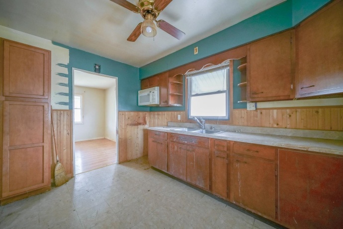 631 Haish, DEKALB, Illinois 60115, 2 Bedrooms Bedrooms, ,1 BathroomBathrooms,House,For Sale,Haish,202601020