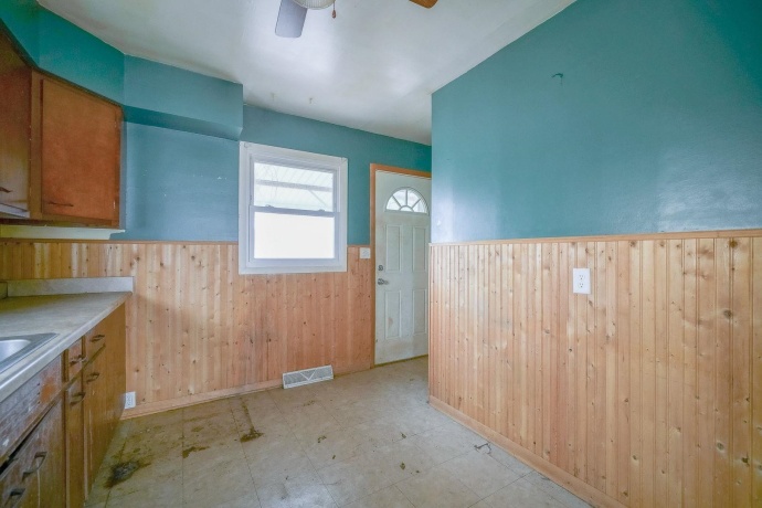 631 Haish, DEKALB, Illinois 60115, 2 Bedrooms Bedrooms, ,1 BathroomBathrooms,House,For Sale,Haish,202601020