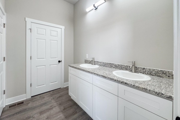 653 Yosemite, ROSCOE, Illinois 61073, 4 Bedrooms Bedrooms, ,3 BathroomsBathrooms,House,For Sale,Yosemite,202505334