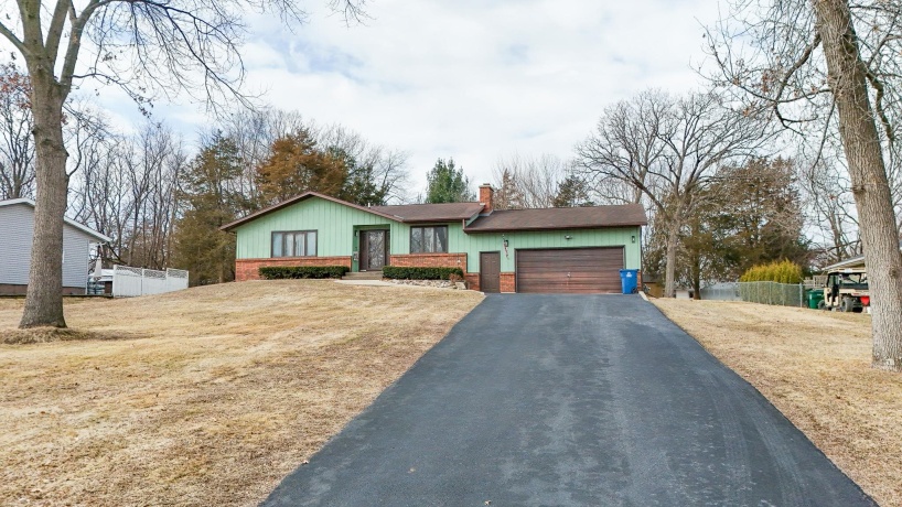 2235 Center, DIXON, Illinois 61021, 5 Bedrooms Bedrooms, ,3 BathroomsBathrooms,House,For Sale,Center,202601028