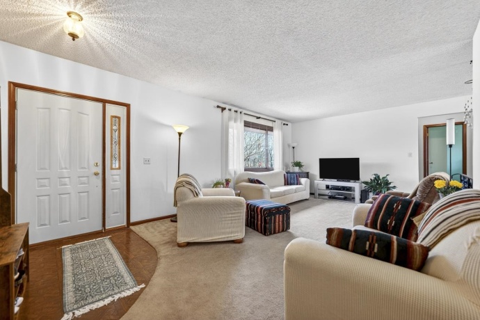 9506 Henninger, BELVIDERE, Illinois 61008, 3 Bedrooms Bedrooms, ,2 BathroomsBathrooms,House,For Sale,Henninger,202601031