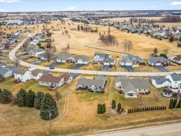 3810 Foxglove, WINNEBAGO, Illinois 61088, 3 Bedrooms Bedrooms, ,2 BathroomsBathrooms,House,For Sale,Foxglove,202601033