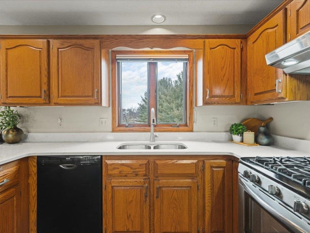 8712 Oakwood Glen, ROCKFORD, Illinois 61108, 4 Bedrooms Bedrooms, ,2 BathroomsBathrooms,House,For Sale,Oakwood Glen,202601036