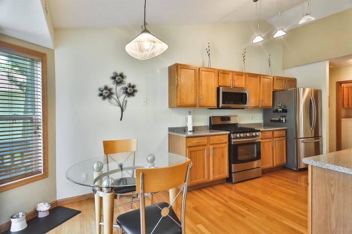 105 THORNHILL DR SW, POPLAR GROVE, Illinois 61065, 3 Bedrooms Bedrooms, ,3 BathroomsBathrooms,House,For Sale,THORNHILL DR SW,202601037