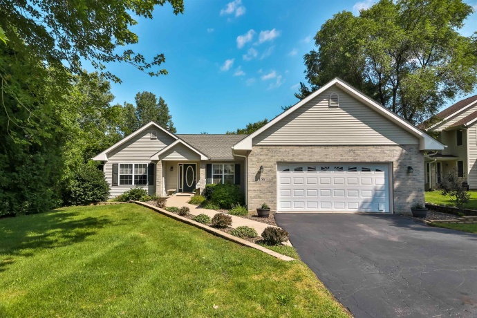 105 THORNHILL DR SW, POPLAR GROVE, Illinois 61065, 3 Bedrooms Bedrooms, ,3 BathroomsBathrooms,House,For Sale,THORNHILL DR SW,202601037