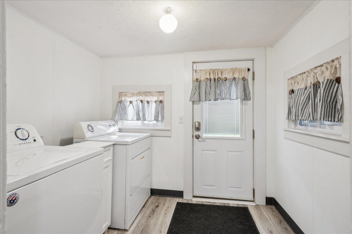 616 Elk, SABULA, Iowa 52070, 3 Bedrooms Bedrooms, ,1 BathroomBathrooms,House,For Sale,Elk,202601040