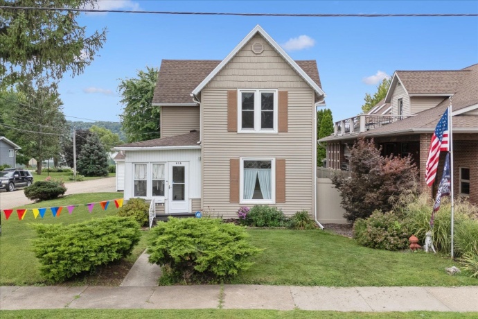 616 Elk, SABULA, Iowa 52070, 3 Bedrooms Bedrooms, ,1 BathroomBathrooms,House,For Sale,Elk,202601040