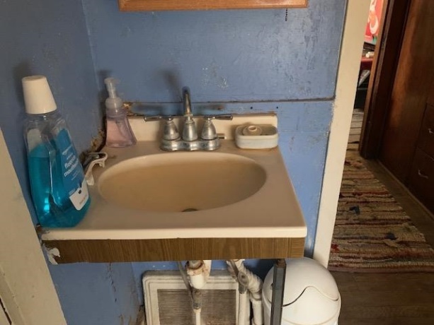 670 1st, MARSEILLES, Illinois 61341, 2 Bedrooms Bedrooms, ,1 BathroomBathrooms,House,For Sale,1st,202601041