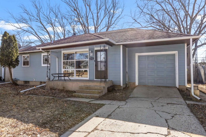 2312 Jonathan Ave, ROCKFORD, Illinois 61103, 3 Bedrooms Bedrooms, ,1 BathroomBathrooms,House,For Sale,Jonathan Ave,202601046