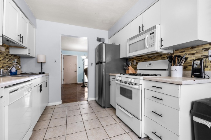 2312 Jonathan Ave, ROCKFORD, Illinois 61103, 3 Bedrooms Bedrooms, ,1 BathroomBathrooms,House,For Sale,Jonathan Ave,202601046