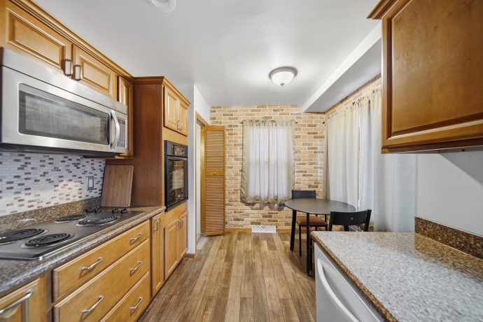 838 Dement, DIXON, Illinois 61021, 3 Bedrooms Bedrooms, ,2 BathroomsBathrooms,House,For Sale,Dement,202601047