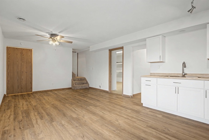 325 Apache, GALENA, Illinois 61036, 6 Bedrooms Bedrooms, ,2 BathroomsBathrooms,House,For Sale,Apache,202601049