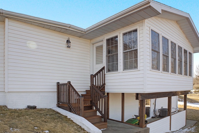 325 Apache, GALENA, Illinois 61036, 6 Bedrooms Bedrooms, ,2 BathroomsBathrooms,House,For Sale,Apache,202601049