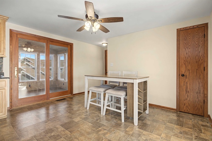 325 Apache, GALENA, Illinois 61036, 6 Bedrooms Bedrooms, ,2 BathroomsBathrooms,House,For Sale,Apache,202601049