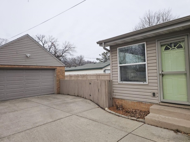 5006 Arlington, LOVES PARK, Illinois 61111, 2 Bedrooms Bedrooms, ,1 BathroomBathrooms,House,For Sale,Arlington,202600748