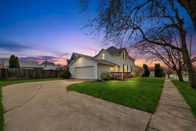 720 Mckinley, FREEPORT, Illinois 61032, 3 Bedrooms Bedrooms, ,1 BathroomBathrooms,House,For Sale,Mckinley,202601027