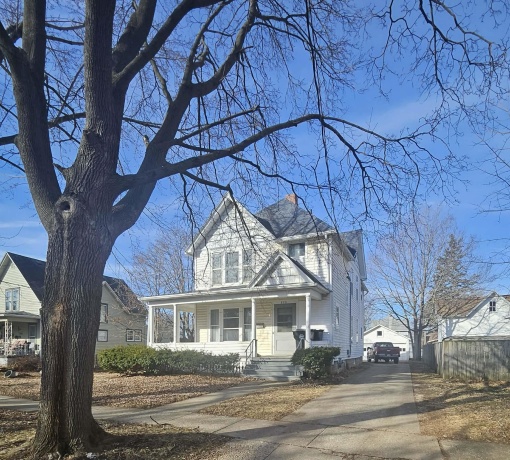 828 9th, BELOIT, Wisconsin 53511, 6 Bedrooms Bedrooms, ,2 BathroomsBathrooms,House,For Sale,9th,202601051