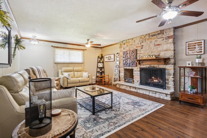 1934 Philip, DIXON, Illinois 61021, 4 Bedrooms Bedrooms, ,2 BathroomsBathrooms,House,For Sale,Philip,202601053