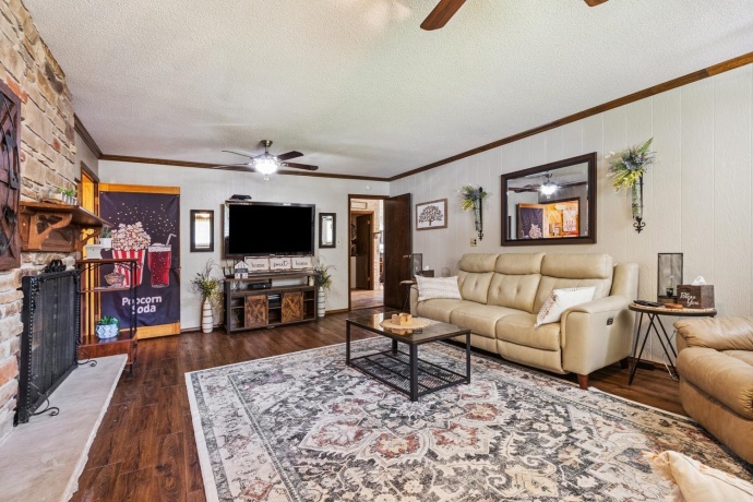 1934 Philip, DIXON, Illinois 61021, 4 Bedrooms Bedrooms, ,2 BathroomsBathrooms,House,For Sale,Philip,202601053