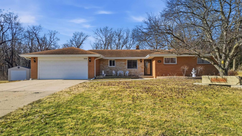 1934 Philip, DIXON, Illinois 61021, 4 Bedrooms Bedrooms, ,2 BathroomsBathrooms,House,For Sale,Philip,202601053